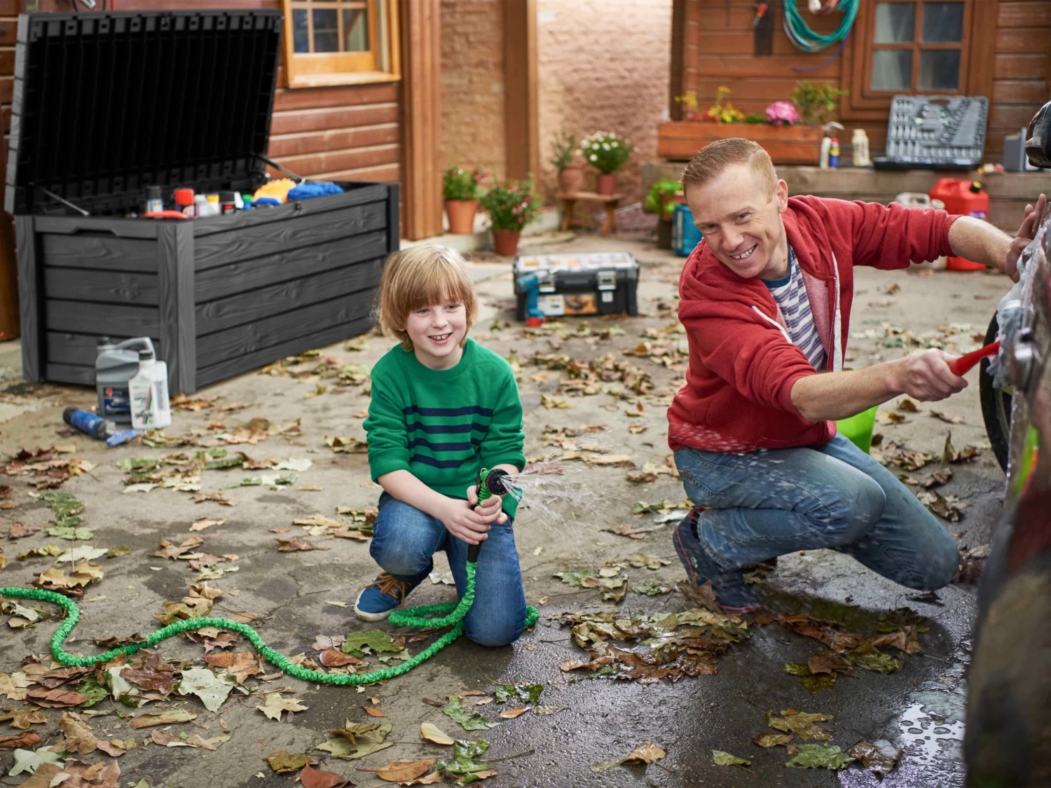 Keter Eastwood Outdoor Storage Box 570L 6 Keter Eastwood Outdoor Storage Box 570L - Image 4