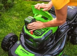 Greenworks Lawnmower 460mm + Line Trimmer 40V 5.0Ah Kit -Gardena Store 2506807 greenworks lawnmower 40v 460mm brushless self propelled skin 11 2