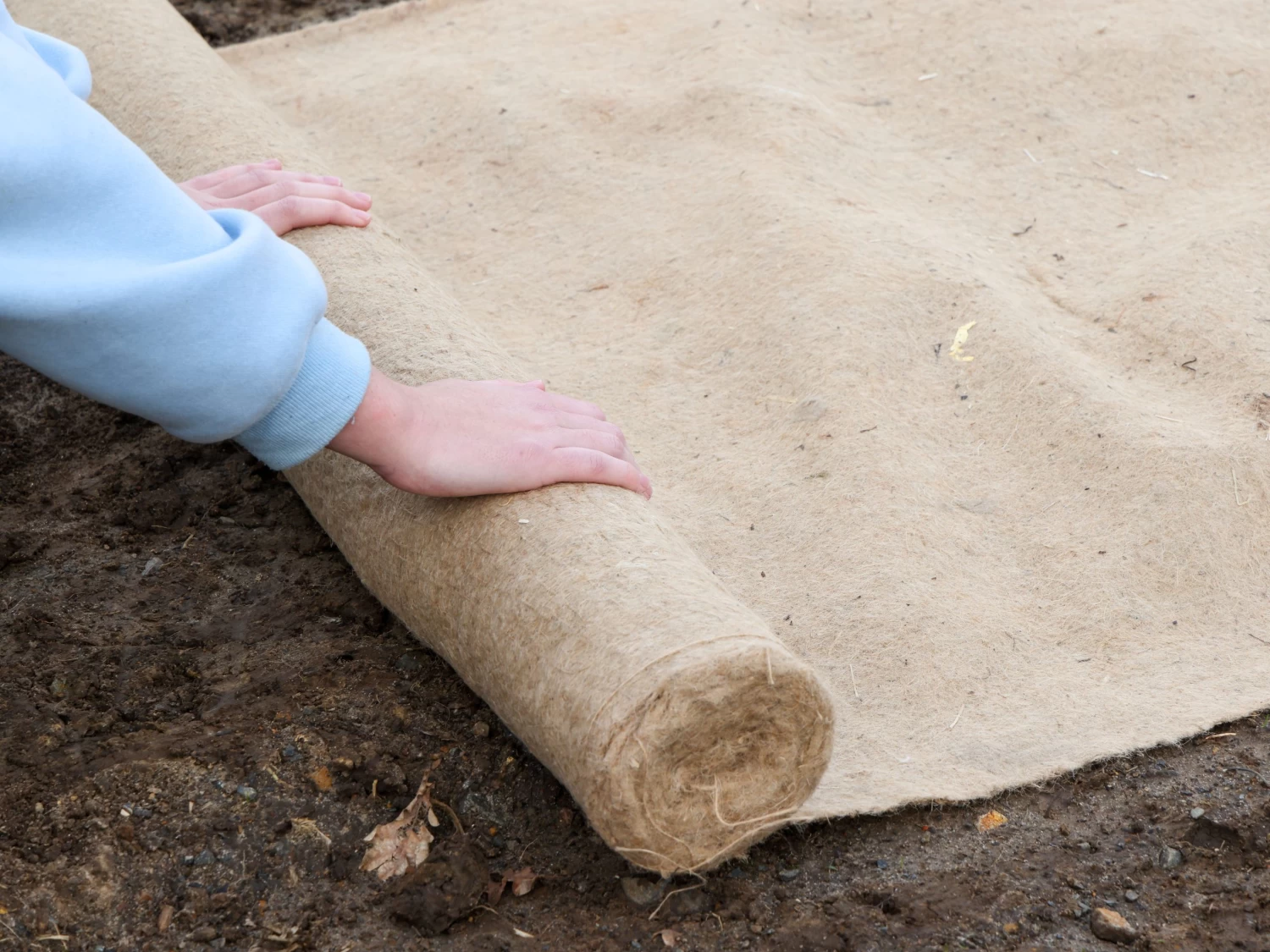 Biojute Biodegradable Ground Cover 350gsm 1m X 20m 7 Biojute Biodegradable Ground Cover 350gsm 1m X 20m - Image 5