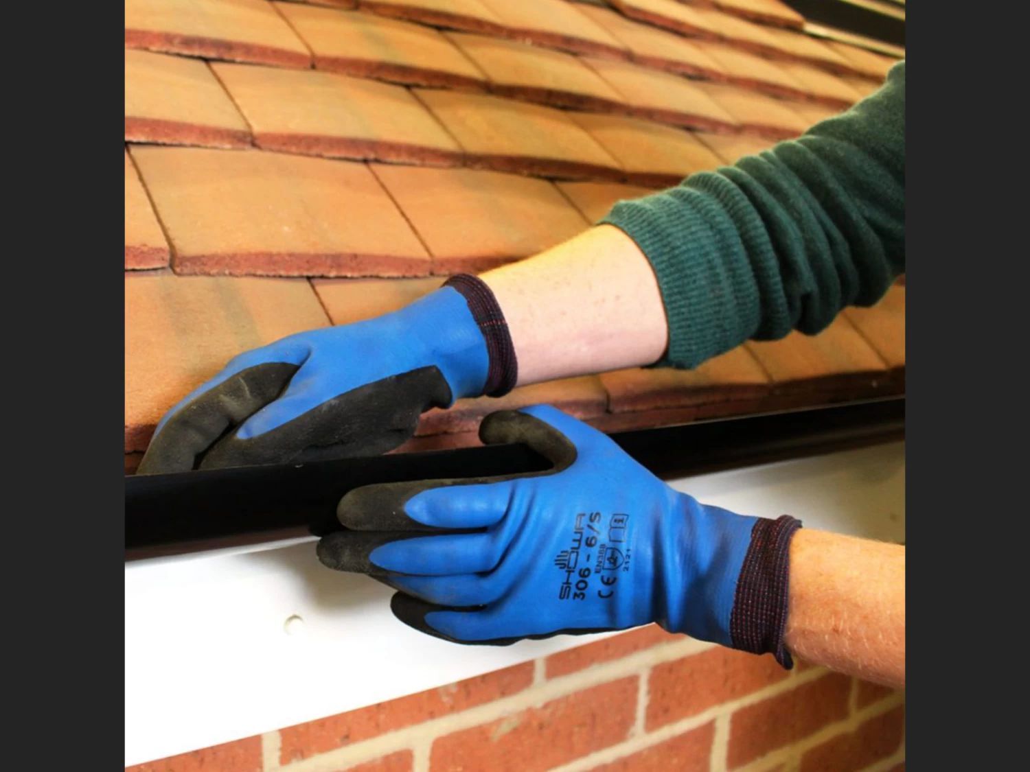 Showa 306 Latex Gloves Full Coat 4 Showa 306 Latex Gloves Full Coat - Image 2