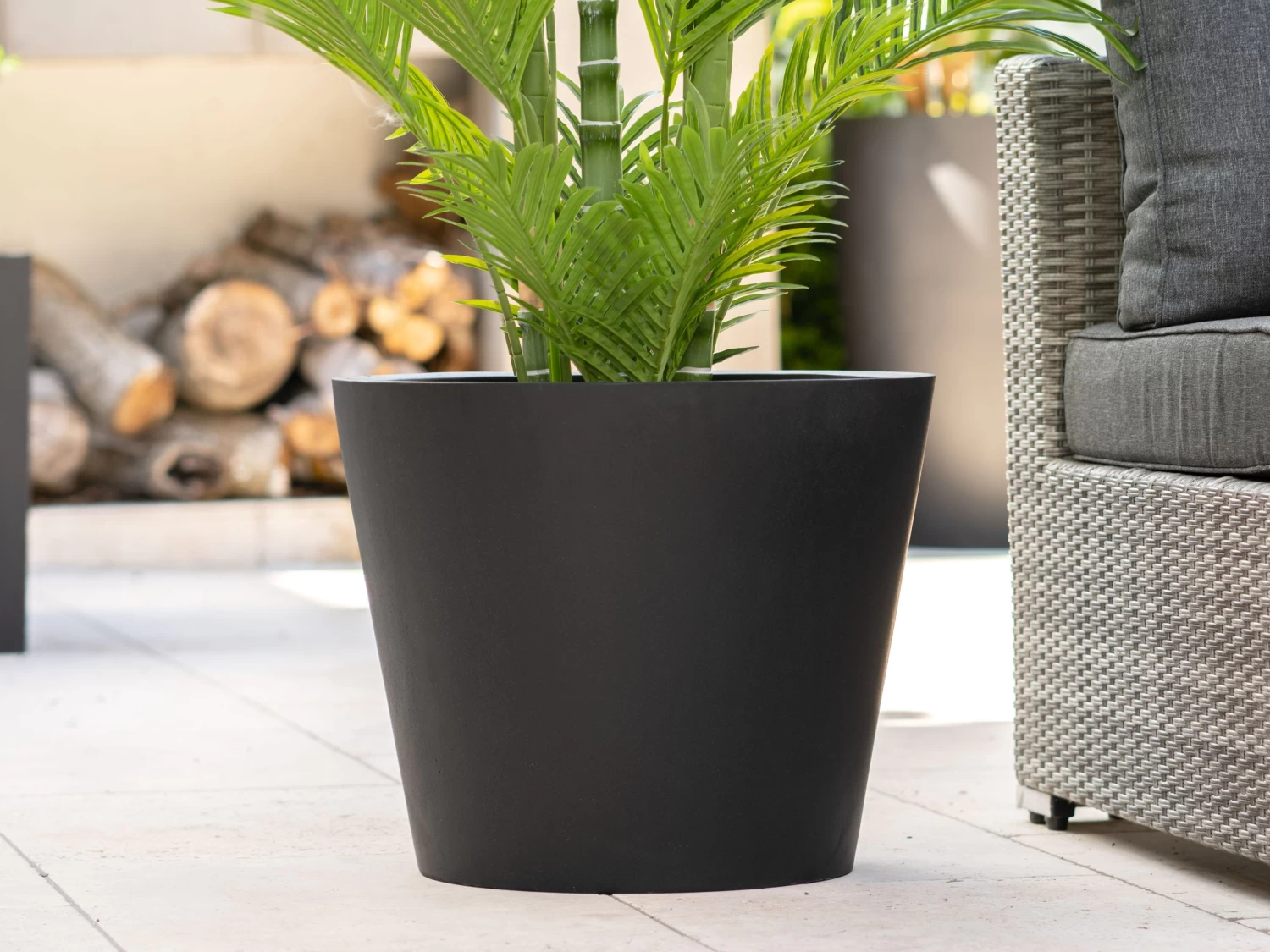 Cubeta Fiberstone Planter Black 96L 9 Cubeta Fiberstone Planter Black 96L - Image 7