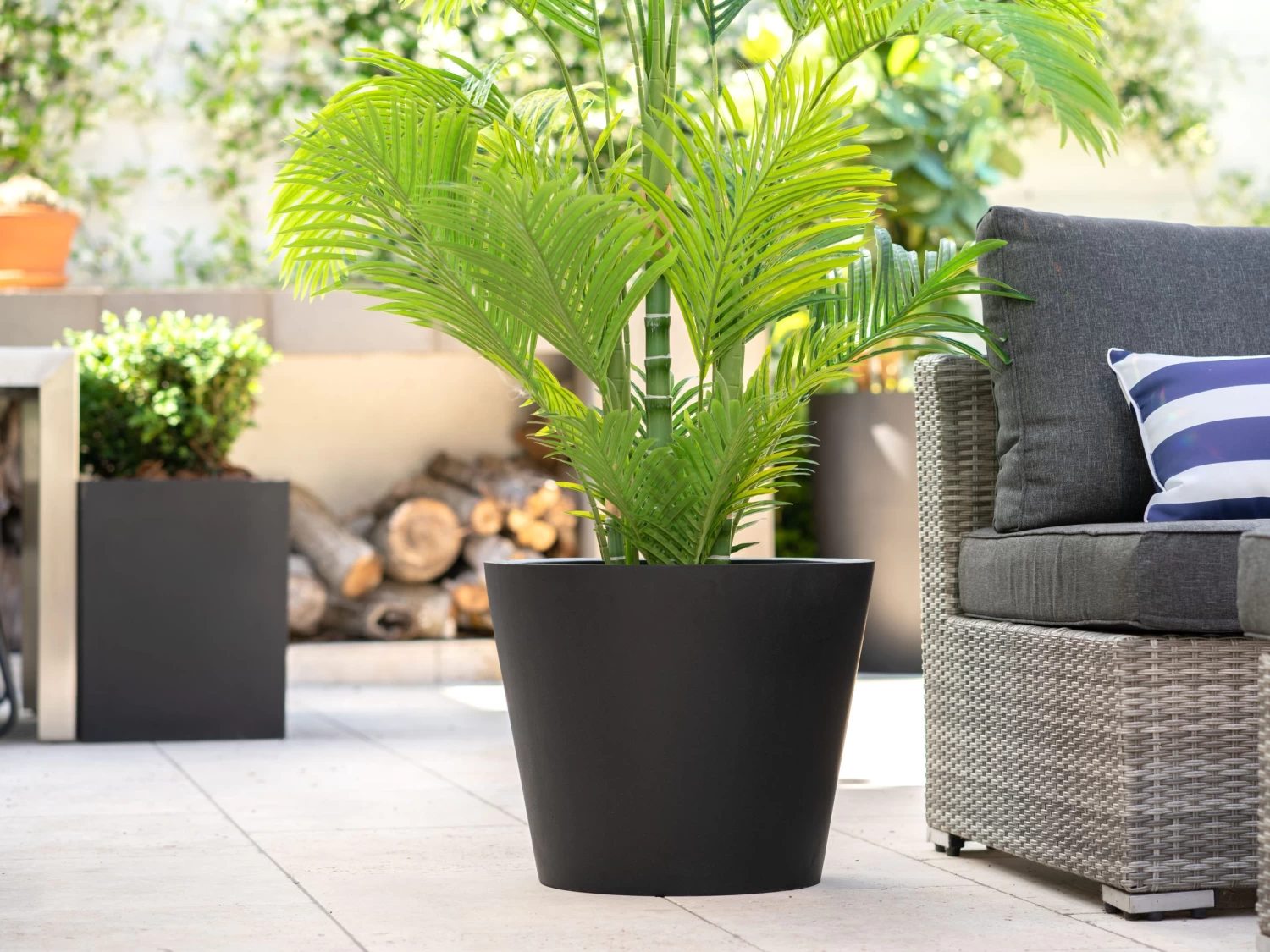 Cubeta Fiberstone Planter Black 96L 7 Cubeta Fiberstone Planter Black 96L - Image 5