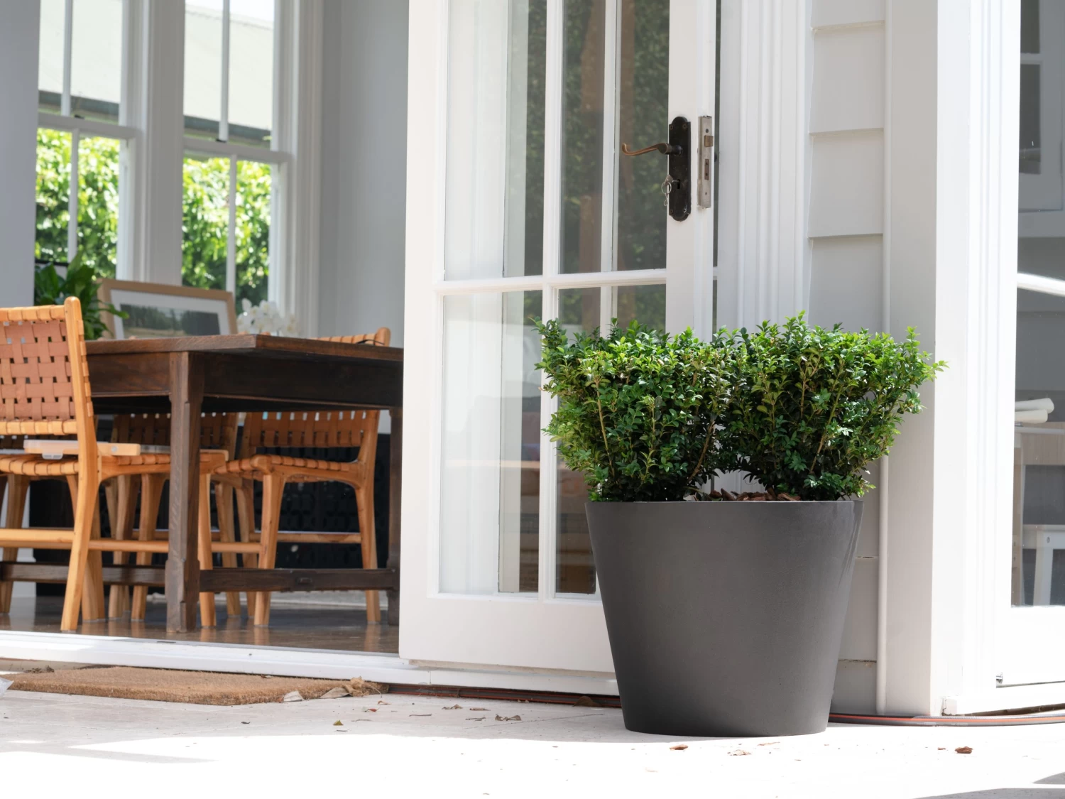 Cubeta Fiberstone Planter Black 96L 6 Cubeta Fiberstone Planter Black 96L - Image 4