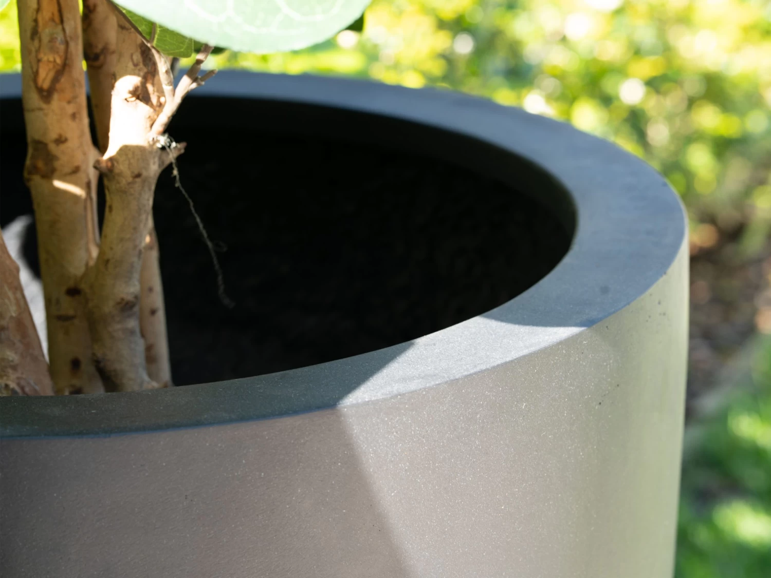 Cono Fiberstone Planter Black 109L 4 Cono Fiberstone Planter Black 109L - Image 2