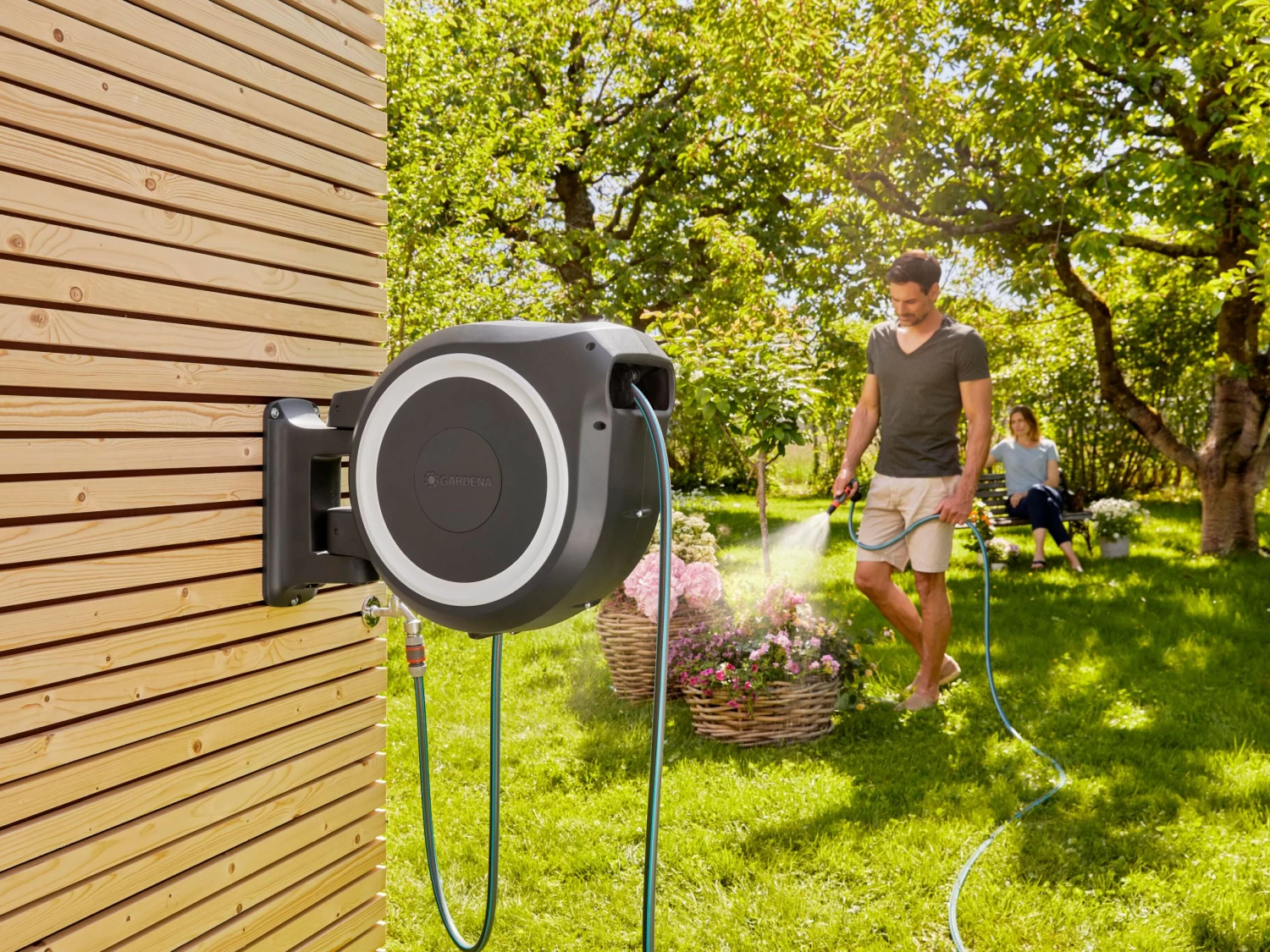 Gardena Roll Up Wall Mount Hose Reel Box 35m 6 Gardena Roll Up Wall Mount Hose Reel Box 35m - Image 4