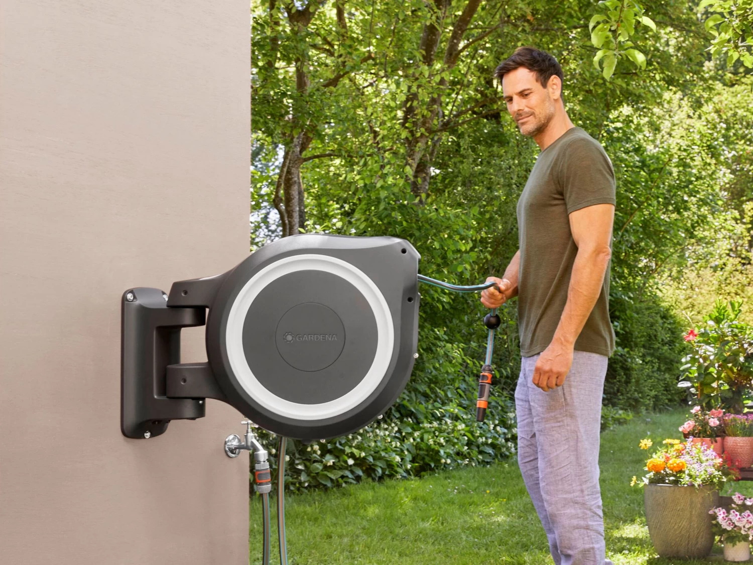 Gardena Roll Up Wall Mount Hose Reel Box 35m 7 Gardena Roll Up Wall Mount Hose Reel Box 35m - Image 5