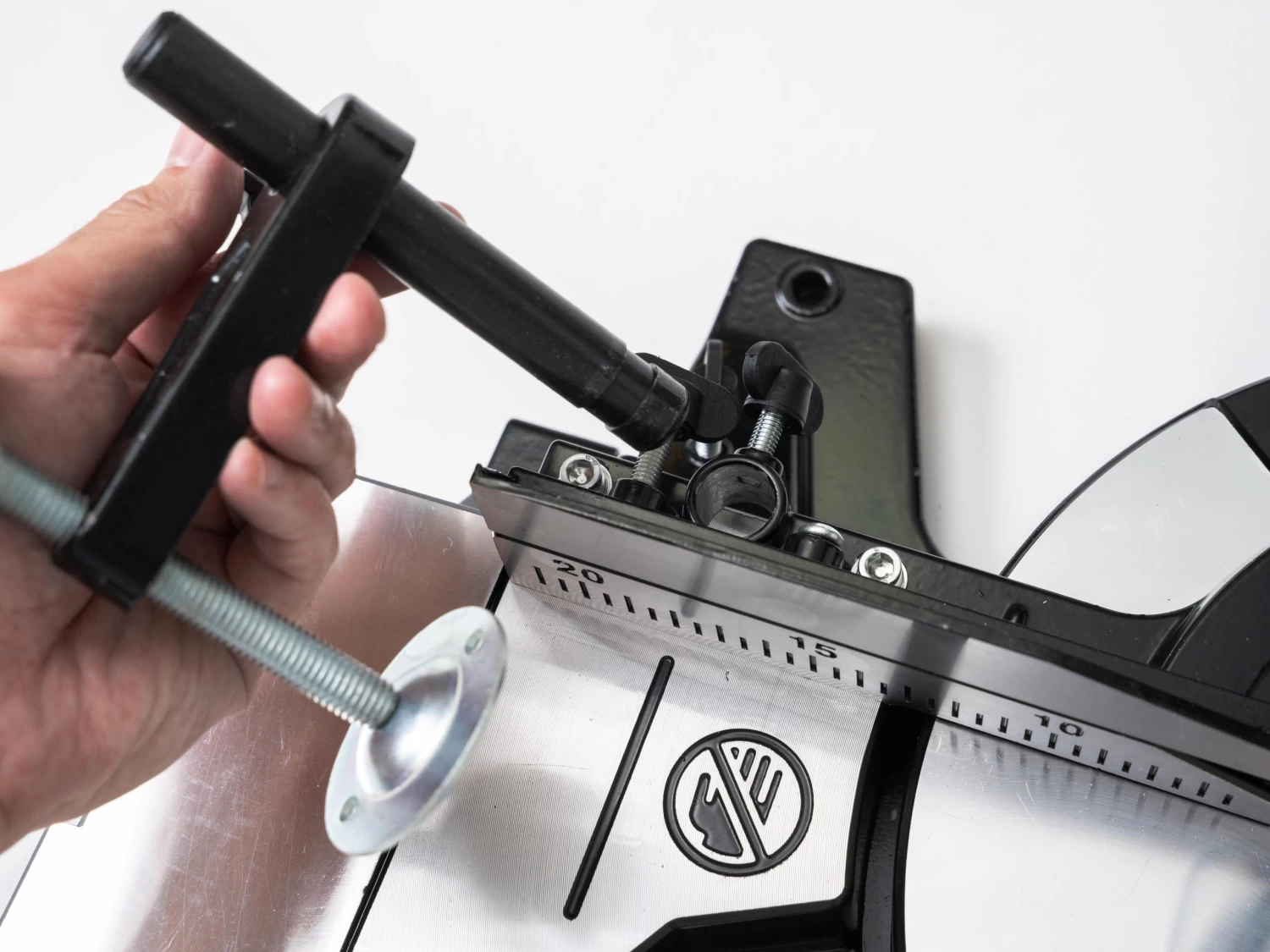 Flash Laser Slide Compound Mitre Saw 255mm 2000W 9 Flash Laser Slide Compound Mitre Saw 255mm 2000W - Image 7