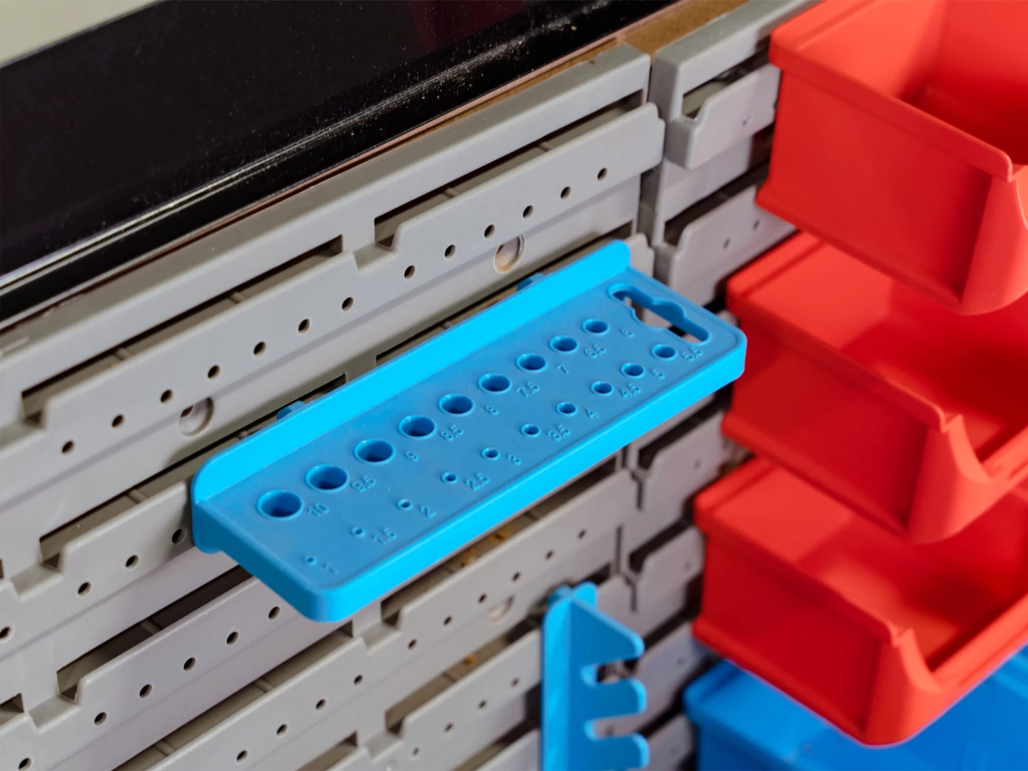 Multifunctional Wall Organiser System 11 Multifunctional Wall Organiser System - Image 9