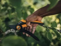 Fiskars Bypass Secateurs Euro -Gardena Store fk210235 fiskars bypass secateurs euro 2b