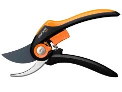 Fiskars Bypass Secateurs Euro -Gardena Store fk210235 fiskars bypass secateurs euro 5b