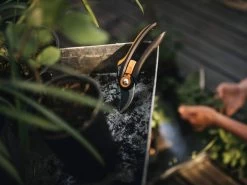 Fiskars Bypass Secateurs Euro -Gardena Store fk210235 fiskars bypass secateurs euro 6b