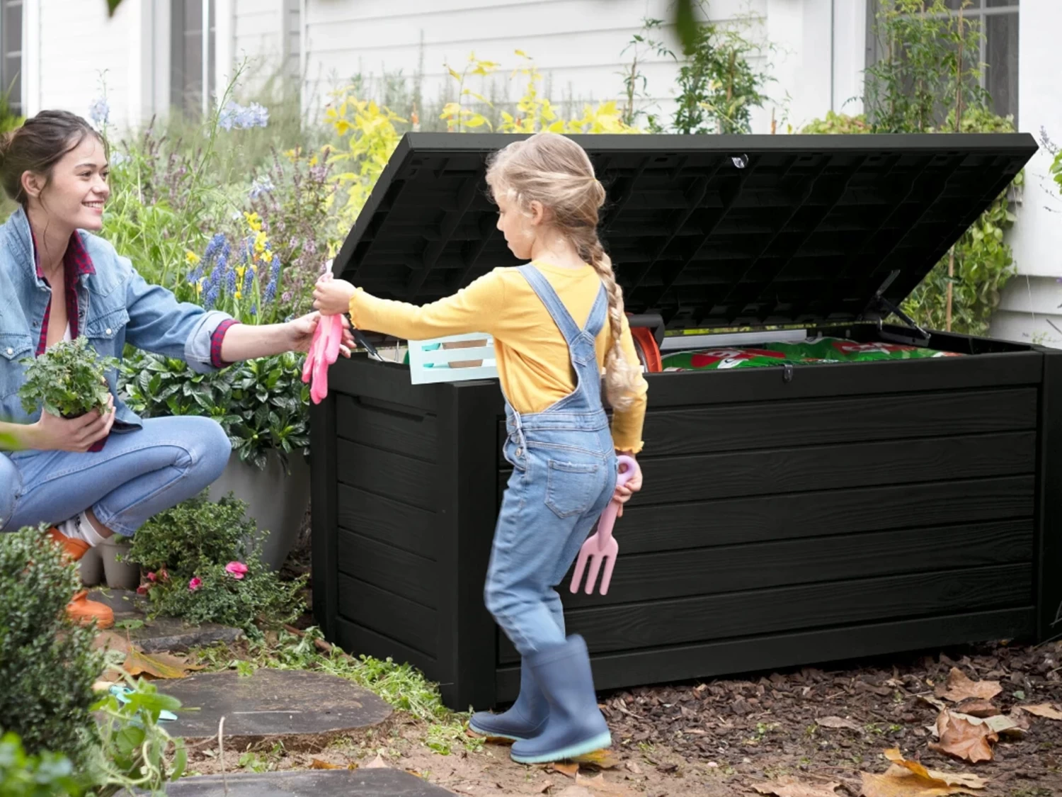 Keter Northwood Outdoor Storage Box 630L - Image 6