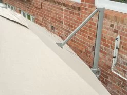 Shelta Lynden Cantilever Umbrella Olefin 2.8M - Taupe -Gardena Store lyndon28 taupe 9