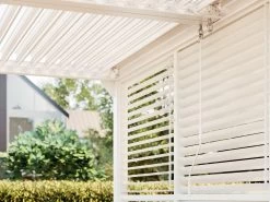 Louvre Roof System Wall Shutters 0.9m White 18 Louvre Roof System Wall Shutters 0.9m White -Gardena Store tradetested shutter detail corner white draft03